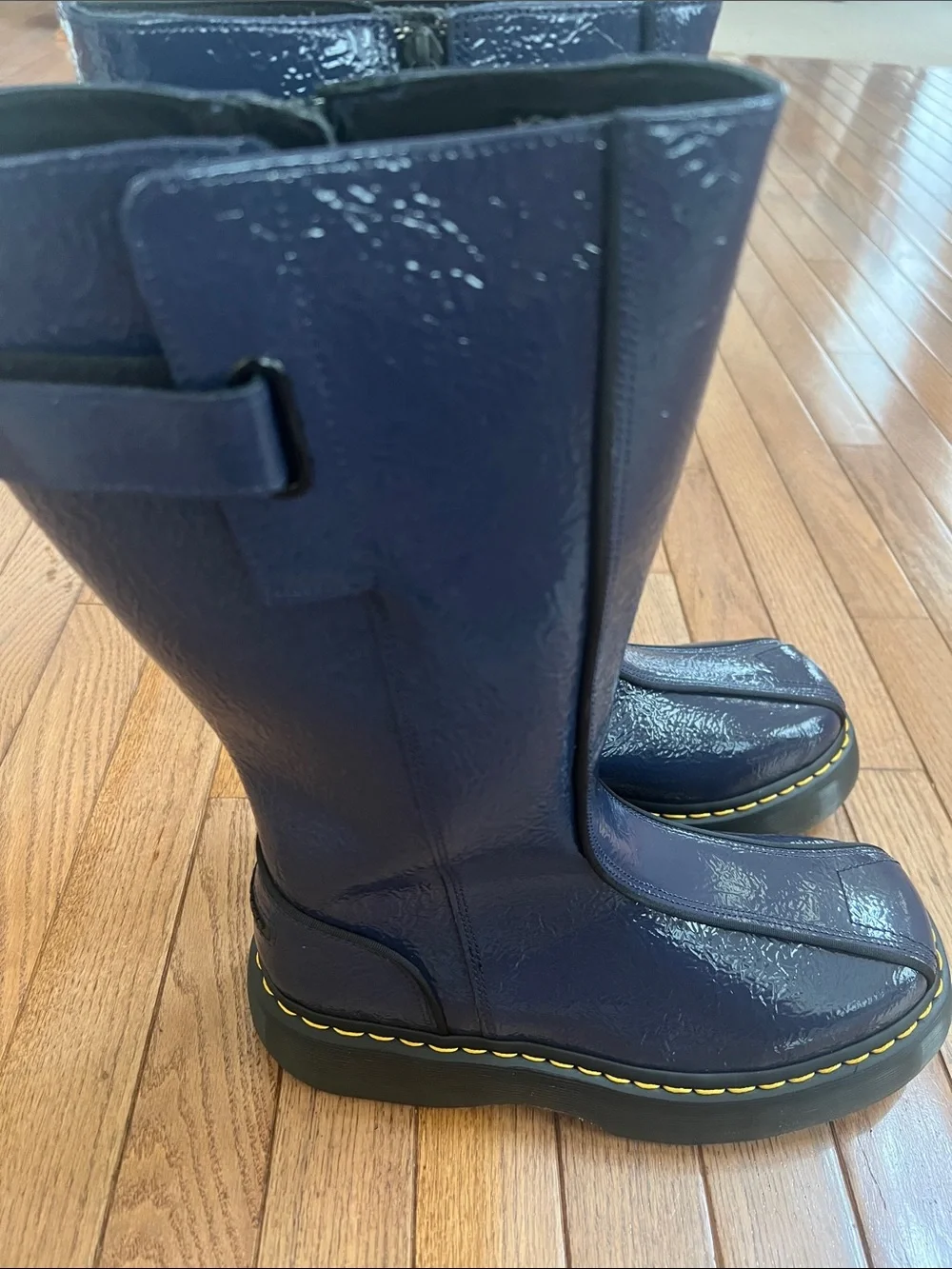 Dr Martens women’s BUZZ HI DISTRESSED PATENT BOOTS